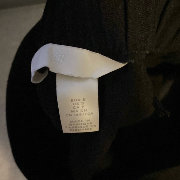 H&M Women’s Black Pants - Picture 4 of 5